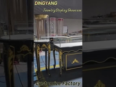 Nowo zaprojektowana wystawa biżuterii luksusowej